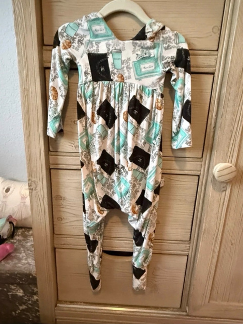 Girls' Mint & Black Graphic Footed One-Piece Romper - Unbranded